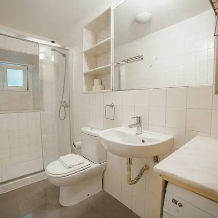 Vintage Flat By Hosty *