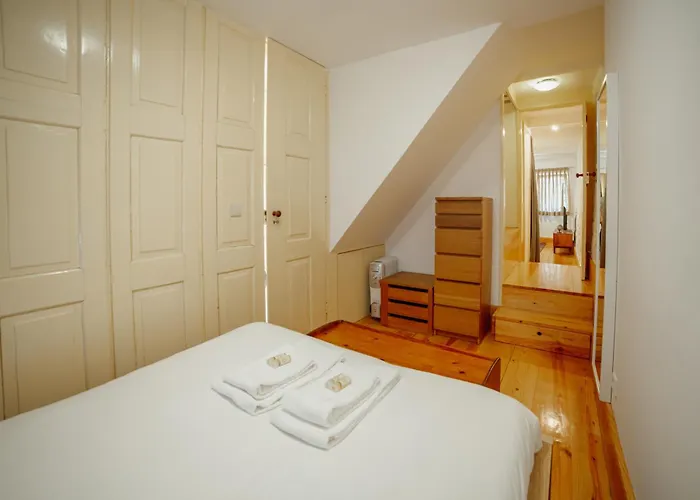 Vintage Flat By Hosty *