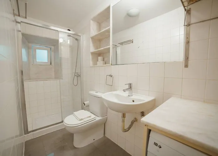 Vintage Flat By Hosty *